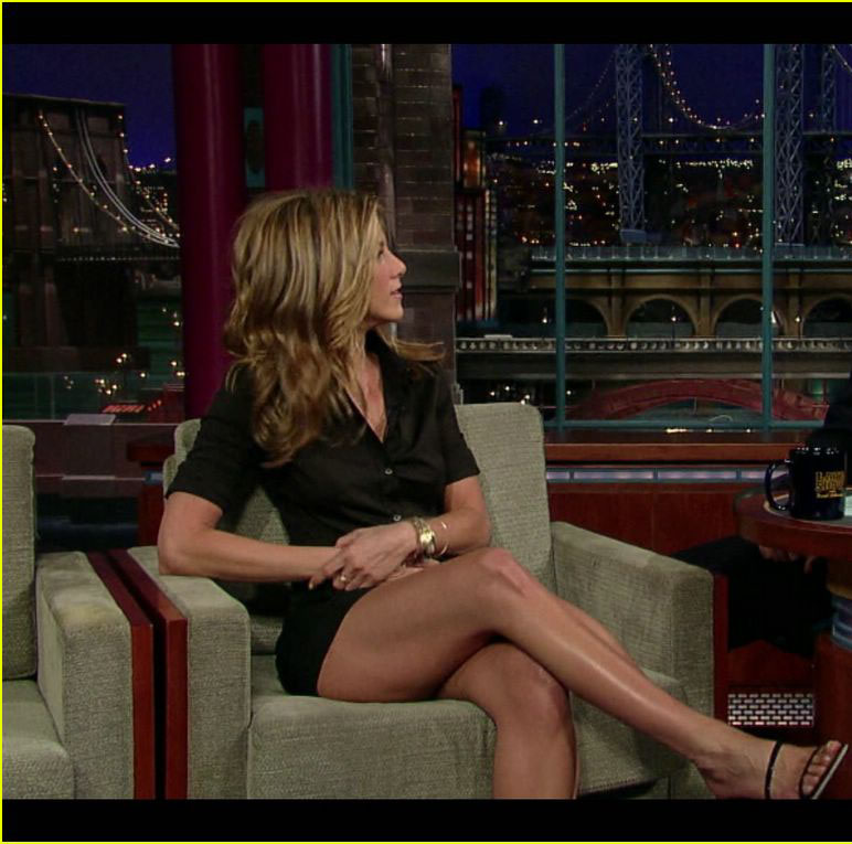 Jennifer aniston legs full size