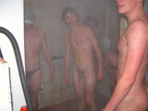 High school boys locker room shower 800X600 jpeg