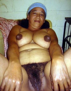 Mature hairy pussy ugly women 640X822 jpeg