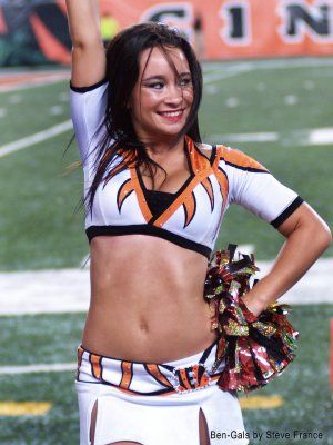 Cincinnati bengals cheerleaders megan 720X960 jpeg