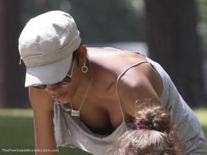 Halle berry downblouse 960X720 jpeg