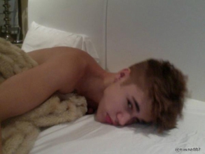 Justin bieber having gay sex in bed 960X720 jpeg