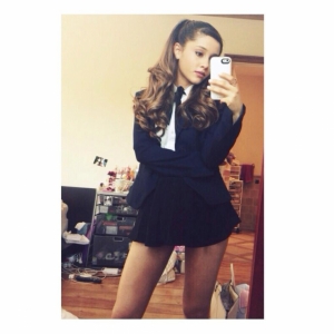 Ariana grande instagram 960X960 jpeg