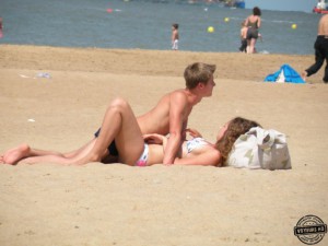 Couples fucking on beach 960X720 jpeg