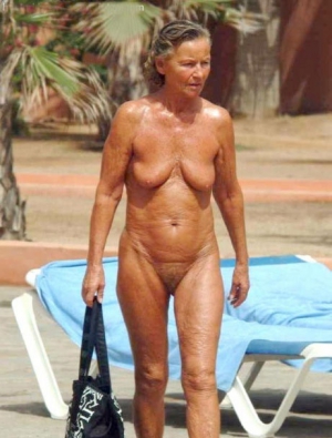 Mature women with nice racks 461X607 jpeg