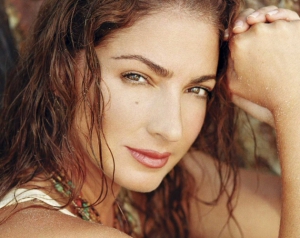 Gloria estefan 630X500 jpeg