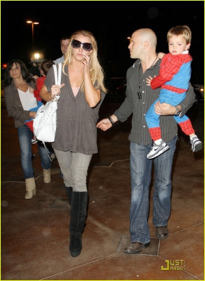 Britney spears watches 890X1222 jpeg