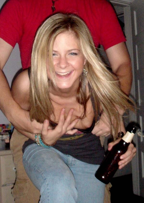 College public nipple slip full size