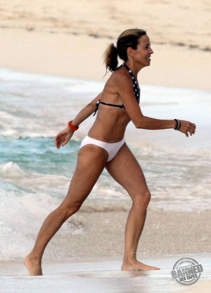 Sheryl crow bikini 800X1110 jpeg
