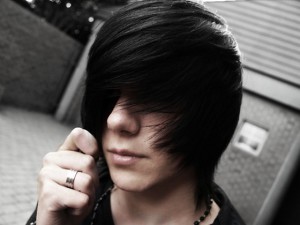 Cute emo boy hairstyles 560X420 jpeg