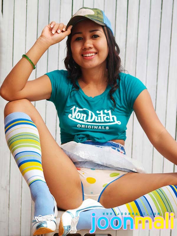 Indian teen denim skirt full size