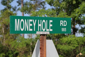 Oak island money pit in the hole 960X640 jpeg