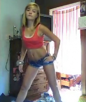Cute non nude girl jb 496X589 jpeg
