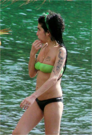 Amy winehouse nude pictures in bikini 819X1202 jpeg