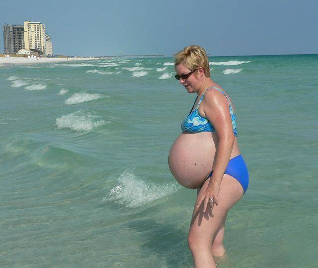 36 weeks pregnant with twins full size