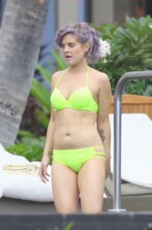 Kelly osbourne bikini 960X1458 jpeg