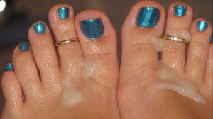 Amateur cum on feet 960X540 jpeg