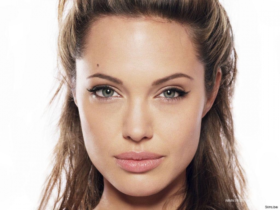 Angelina jolie face full size