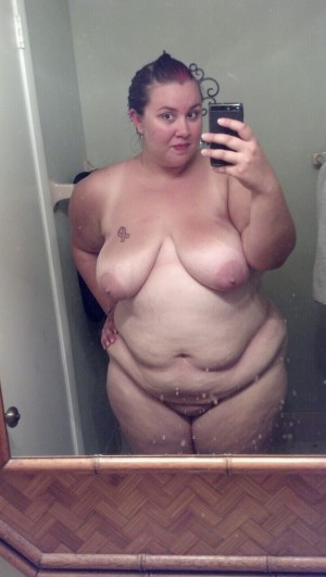 Bbw cell phone selfie 722X1280 jpeg