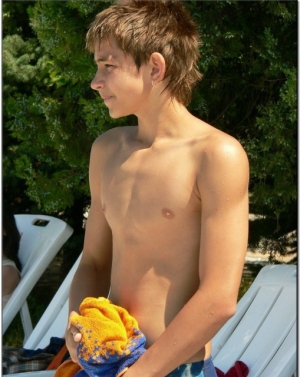 Hot shirtless boys 509X640 jpeg