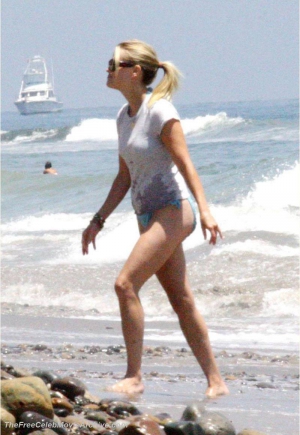 Reese witherspoon nude beach 800X1160 jpeg