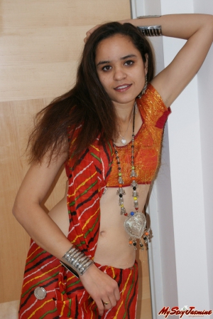 Indian teen girls 960X1436 jpeg