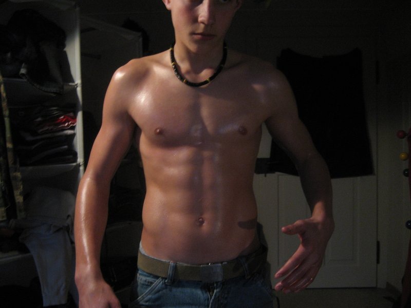 Shirtless boys r hot full size