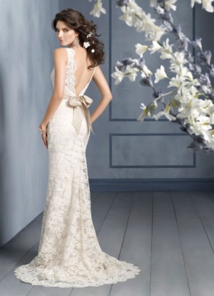 With open back lace wedding dress 480X666 jpeg