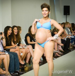 Pregnant model runway lingerie 634X639 jpeg