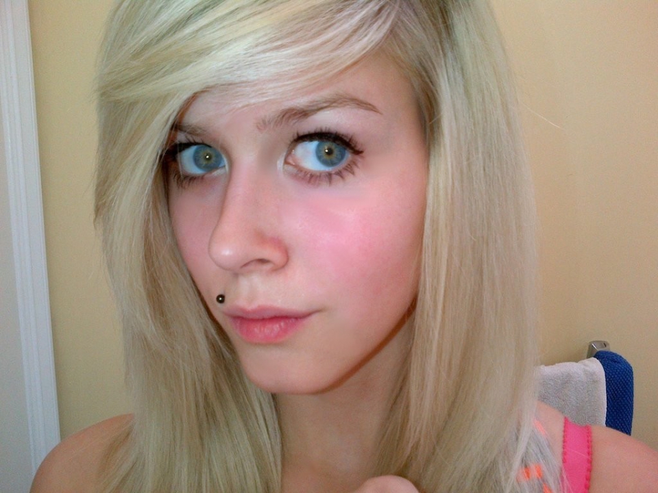 Skinny blonde emo teen full size