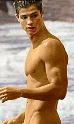 Cristiano ronaldo nude naked 667X1111 jpeg