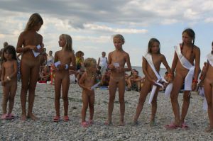 Enature family russian bare 800X533 jpeg