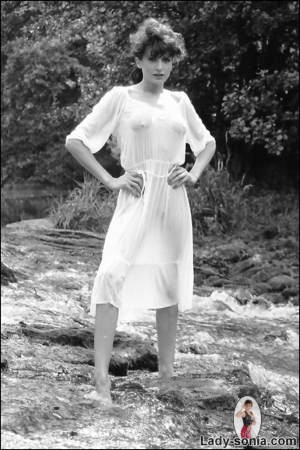 Lady sonia vintage 685X1028 jpeg