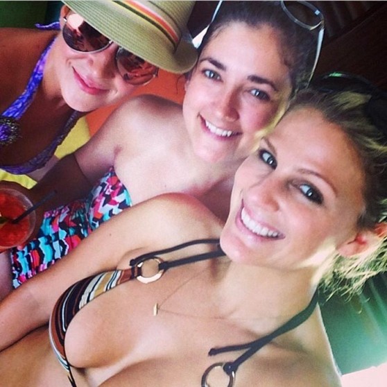 Sexy kellie pickler cleavage full size