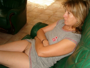 Hairy amateur mature wife 960X720 jpeg