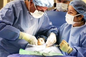 Surgical assistant jobs 653X435 jpeg