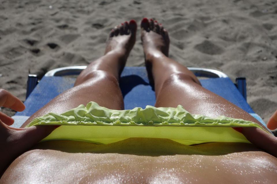 Pictures of amateur girls having sex on beach full size