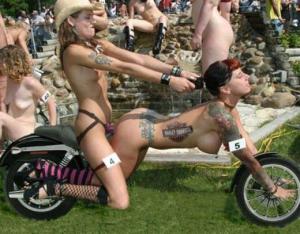 Motorcycle biker girls nude lesbian gif 520X407 jpeg