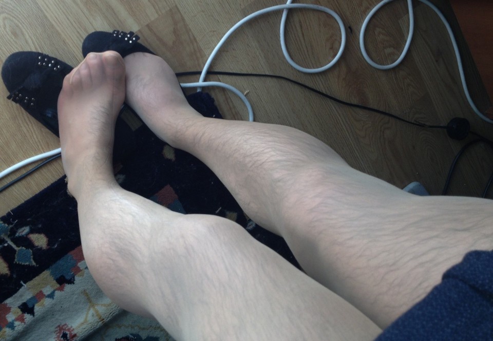 Crossdresser pantyhose feet full size