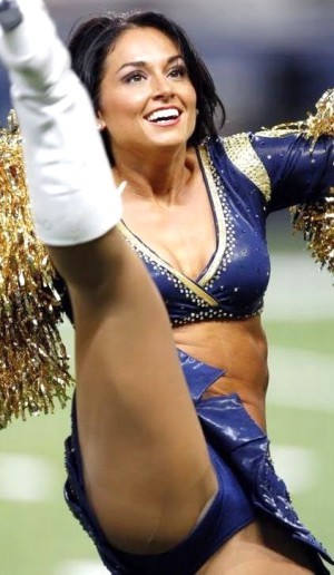 Cheerleader crotch shots more 422X726 jpeg