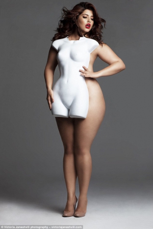 Plus size model denise 634X951 jpeg