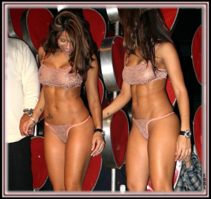 Vida guerra exposed pussy 960X906 jpeg