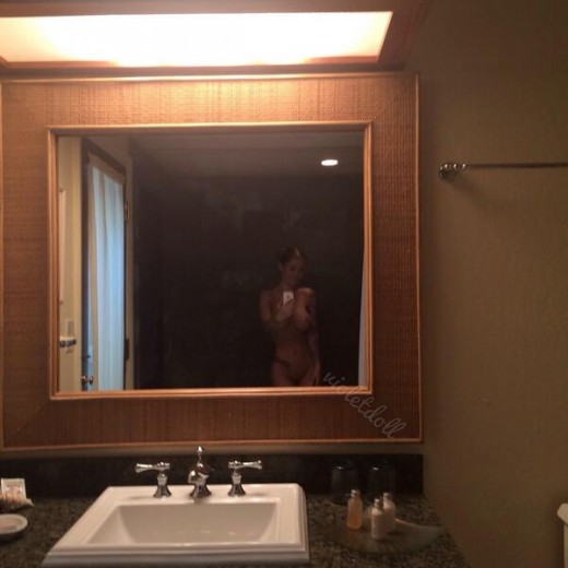 Bathroom mirror selfie babe nude full size