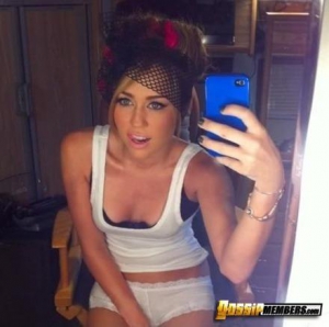Miley cyrus panties 440X438 jpeg