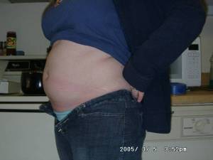 10 weeks pregnant belly 600X450 jpeg