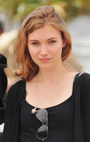 Imogen poots 960X1519 jpeg