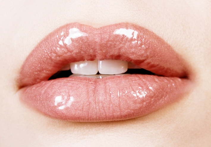 Full lips full size