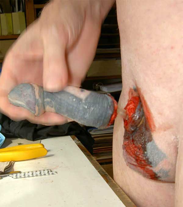 She cuts off his penis full size