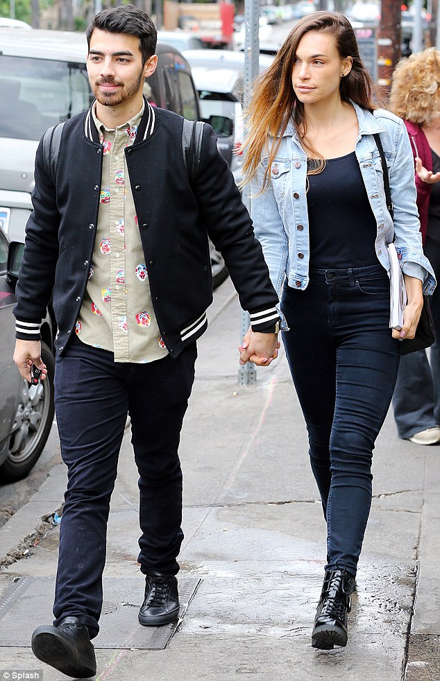 Joe jonas girlfriend full size