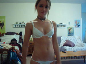 Very young non nude teen 640X480 jpeg